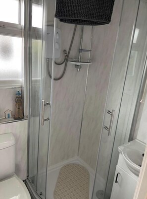 Shower - Cottage Sleeps 4 With Pets Welcome (Bridlington)
