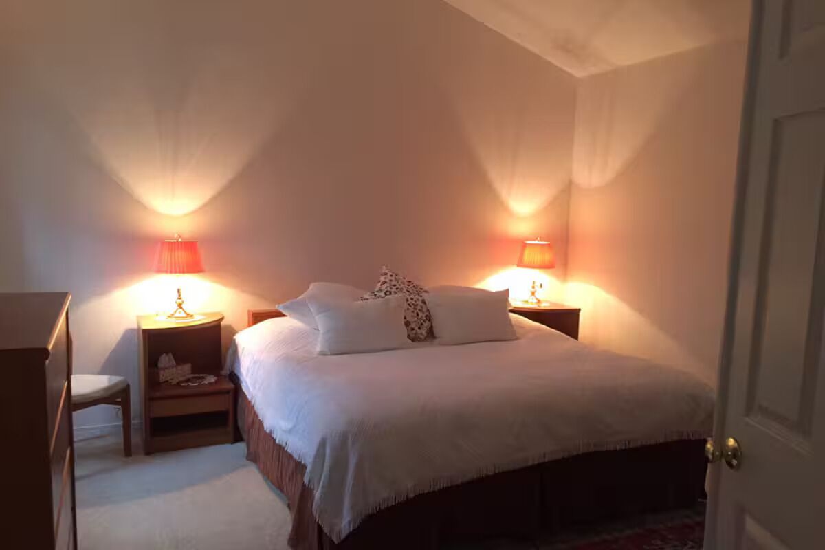 2 slaapkamers, een strijkplank/strijkijzer, wifi, beddengoed