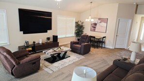 Living area - Charming 3-bedroom house with a home gym in a superb Foley location. (Foley)
