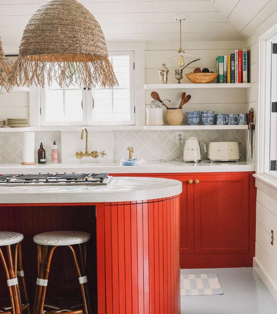 Coffee/tea maker, fridge, oven, stovetop