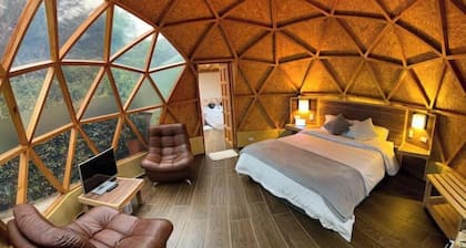Luxury glamping with Wi-Fi and a hot tub in Boyacá