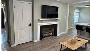 Unclassified image, 4 of 31, button - Luxury Stay Gastonia (Gastonia)