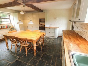 Dining - SWALLOW COTTAGE, family friendly, with open fire in Mullion (Helston)