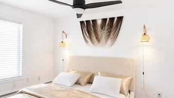 4 bedrooms, iron/ironing board, WiFi, bed sheets