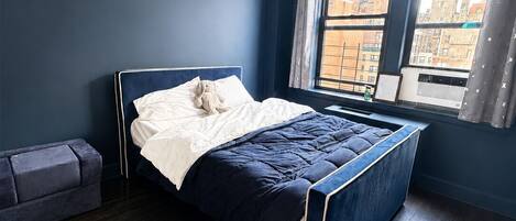 4 bedrooms, travel cot, free WiFi, bed sheets