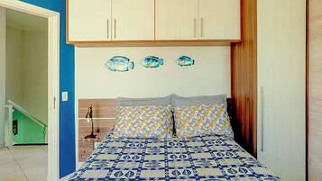 3 bedrooms, desk, free WiFi, bed sheets