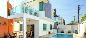 Dream House (Beach) - With Pool, BBQ and Pizza Oven.