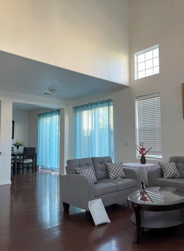 Beautiful 3-bedroom house in tranquil Salinas perfect for your getaway