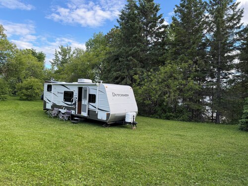 Elm bay camper rental
Right off the shore of wabigoon lake
Perfect family spot