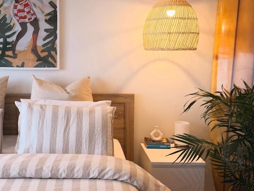 Waterfront Villa- Pet Friendly