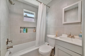 Comfort House, 2 Bedrooms | Bathroom - Bay Breeze Cottage (Treasure Island)