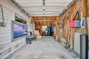 Interior - Bay Breeze Cottage (Treasure Island)