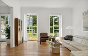 TV - Nice home in Idestrup with WiFi (Idestrup)