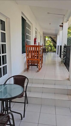 Outdoor dining - hotel henry bacalar (Bacalar)