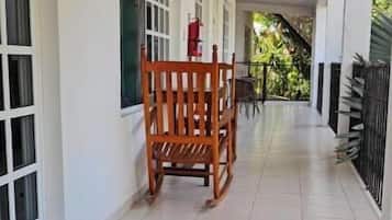 Khu ẩm thực ngoài trời