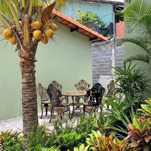 Outdoor dining - Hannah Homestay Ho Tram  (Ho Chi Minh)