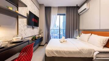 2 bedrooms, internet, bed sheets