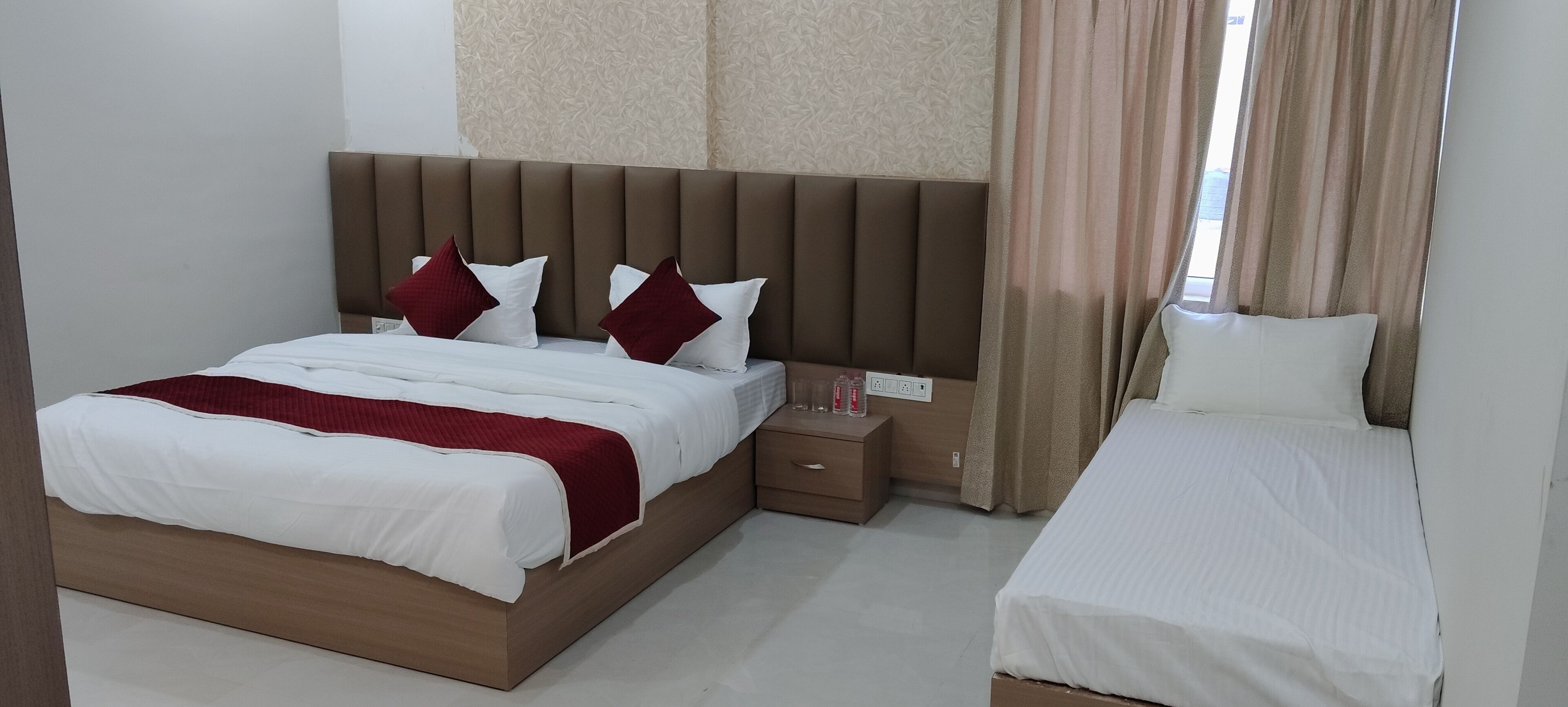 Kamar Triple Royal, Pembersihan Kamar, pemandangan kota