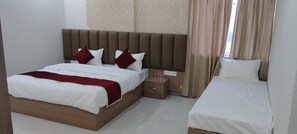 Kamar Triple Royal, Pembersihan Kamar, pemandangan kota