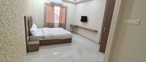 Standard Double Room | Soundproofing, iron/ironing board, free WiFi