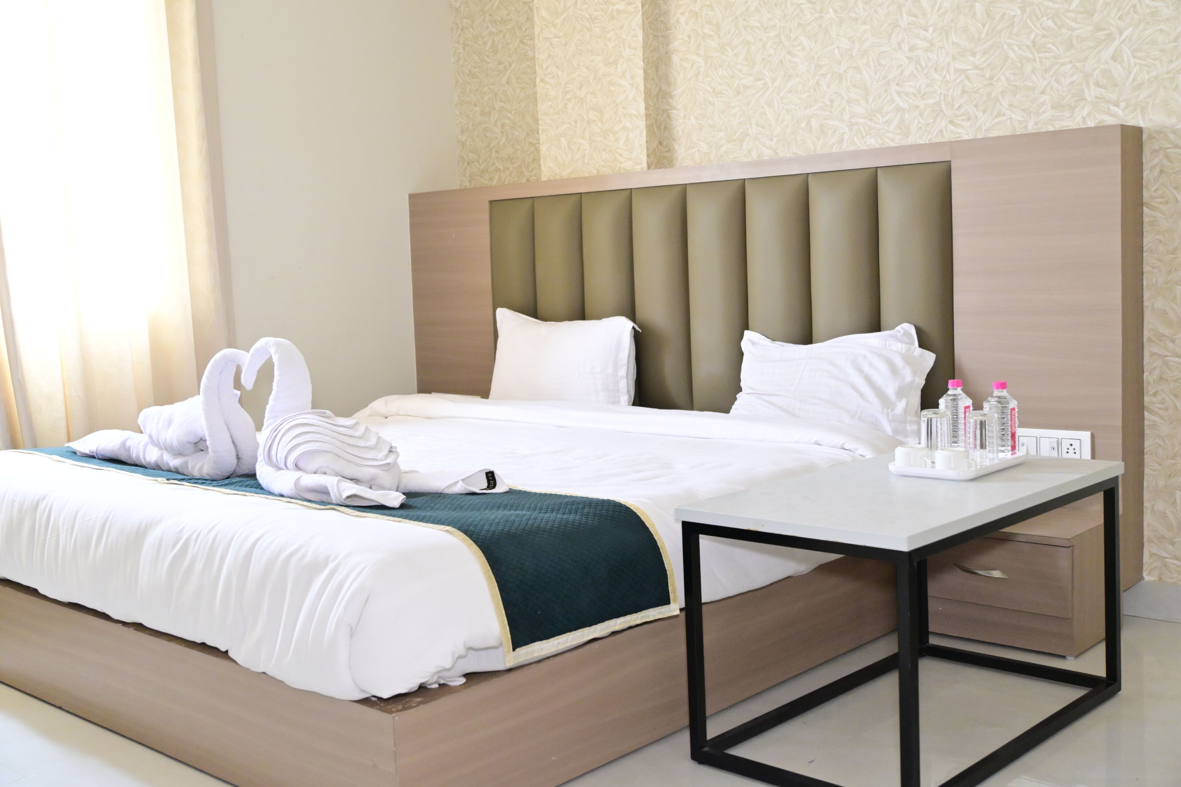 Habitación doble superior | Sistema de insonorización, tabla de planchar con plancha, wifi gratis