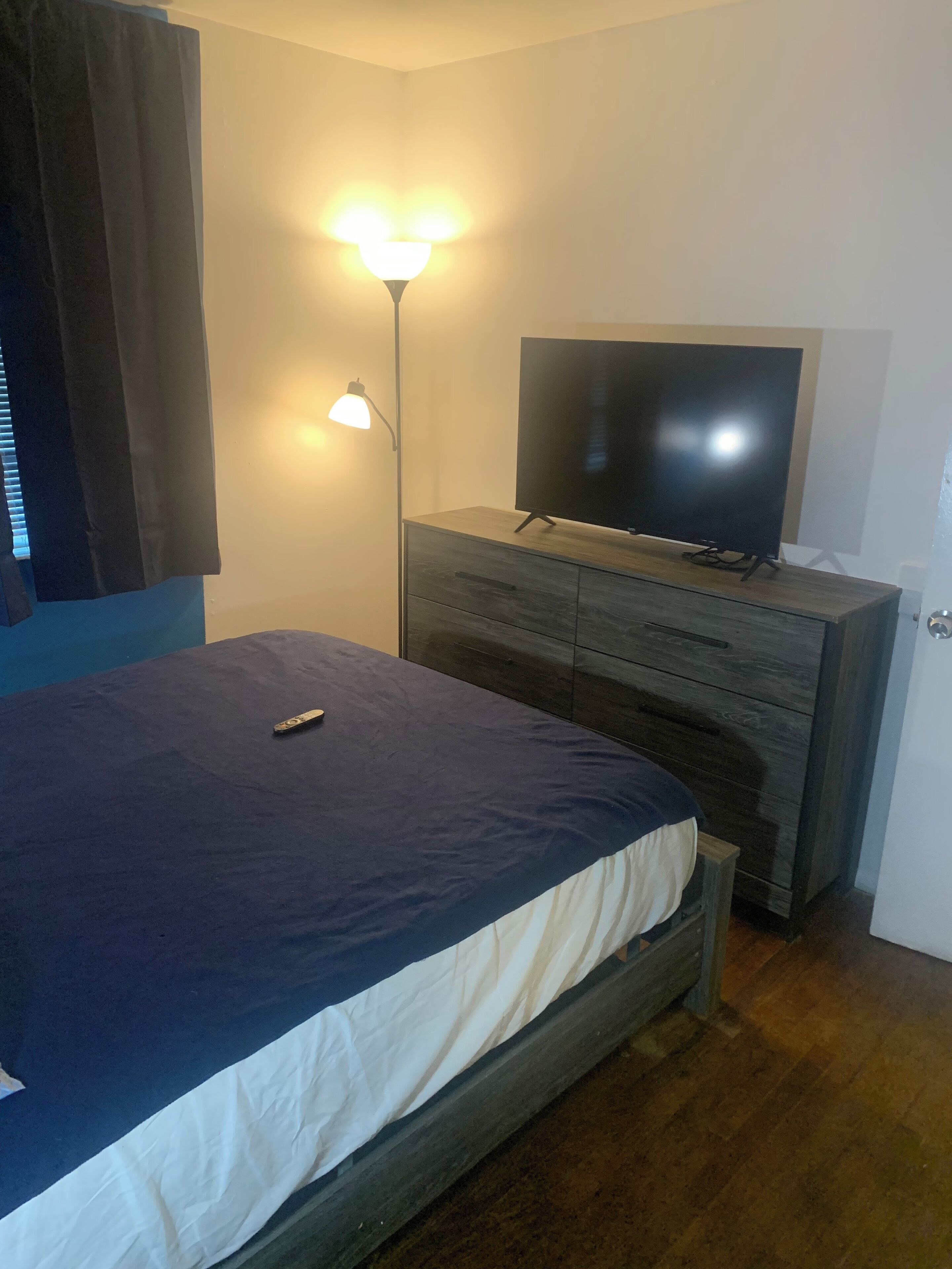 3 chambres, fer et planche à repasser, Wi-Fi, draps fournis