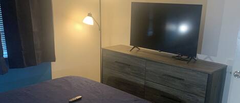 3 chambres, fer et planche à repasser, Wi-Fi, draps fournis
