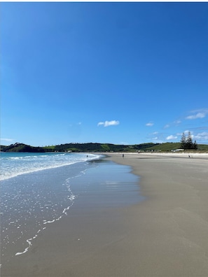 Beach - A tranquil Matakana sanctuary with pool, just 5 minutes from the beach & village (Point Wells)