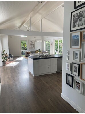 Interior - A tranquil Matakana sanctuary with pool, just 5 minutes from the beach & village (Point Wells)