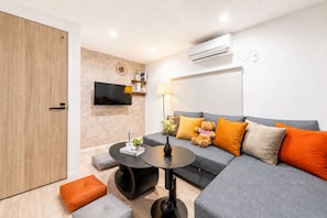 Unclassified image, 4 of 39, button - [Up to 10 guests, 5 beds] Exclusive Use | Fully Renovated House | 2 Bathrooms, 2 Toilets | 6 minutes from Tokyo Skytree | 10 minutes from Asakusa | Convenient Airport Access | 2 minutes from a supermarket | 9 minutes from Keisei Tateishi Station | Wi-Fi (葛飾区東立石)