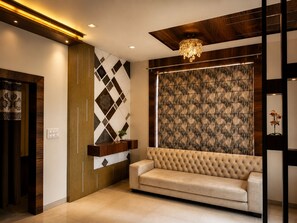 Reception - Hotel MG (Besa Pipla)