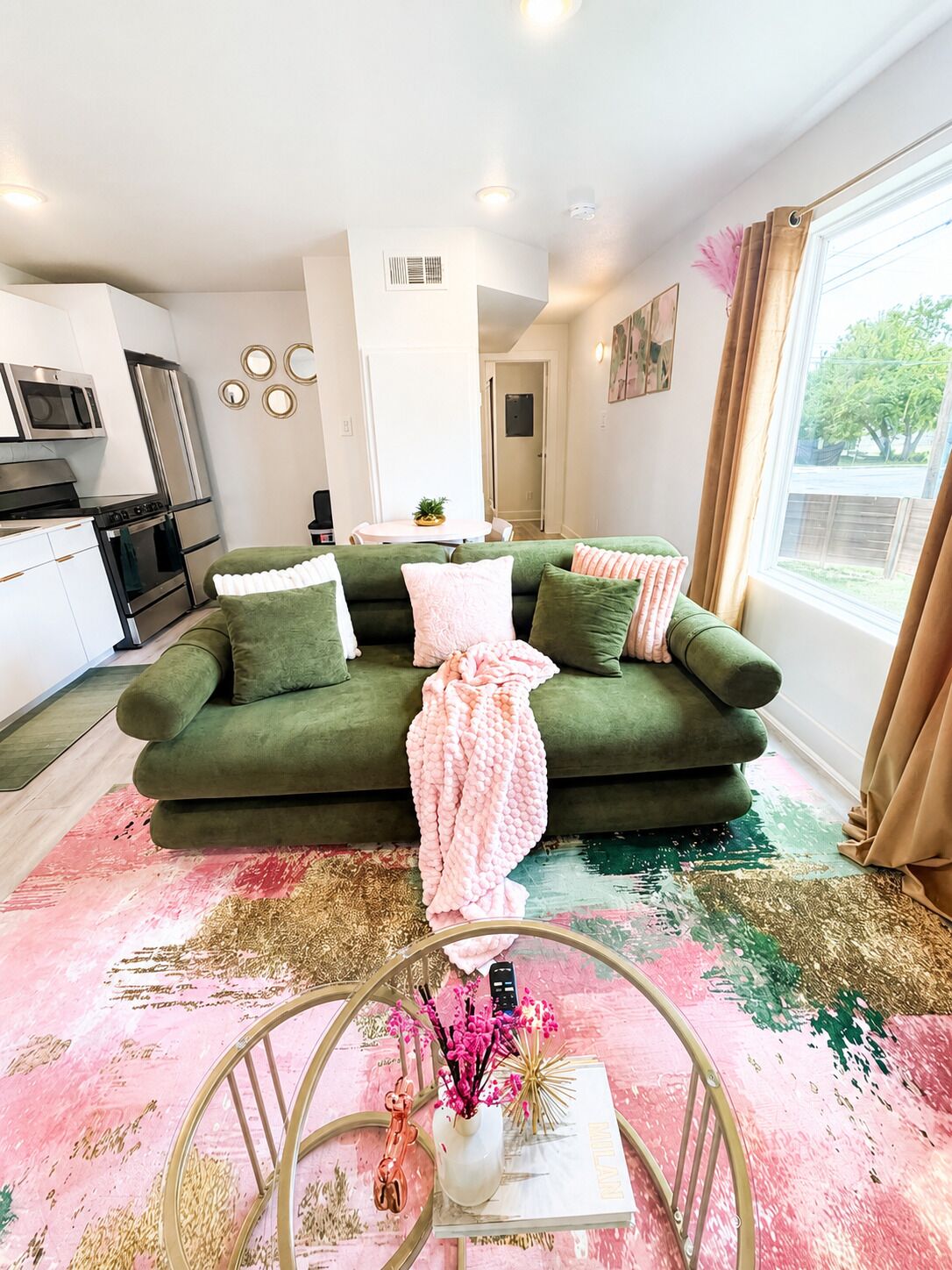Pink Luxe Retreat In Downtown Dallas