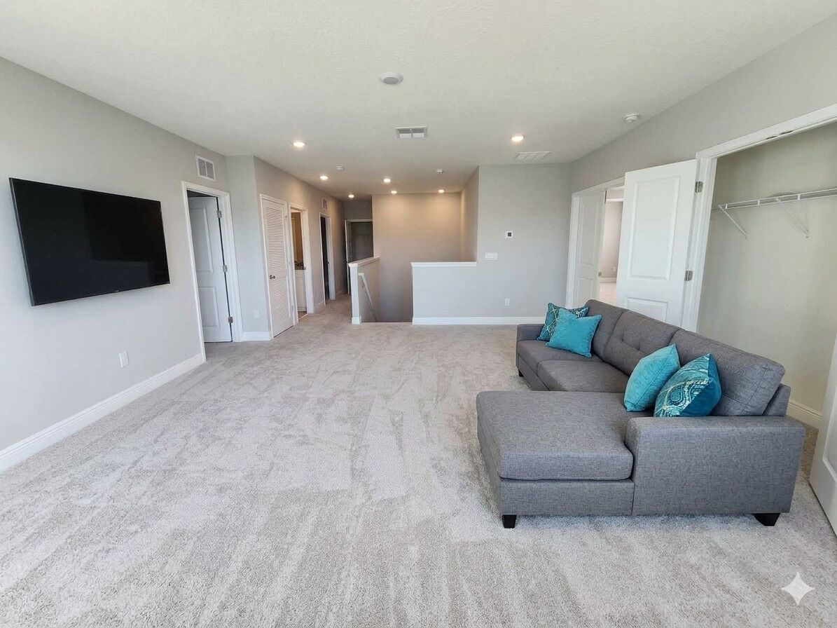 Prime Location - Spacious & Bright 4b 3ba Home - Wesley Chapel, FL