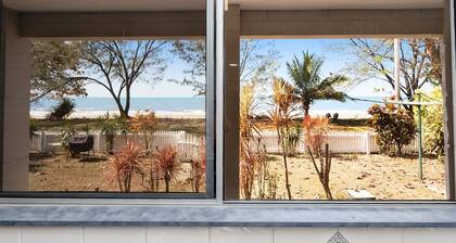 Saunders Beach Shack
