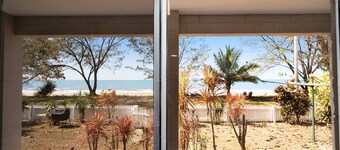Saunders Beach Shack