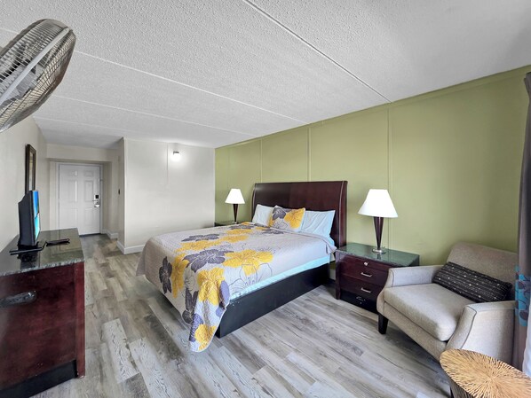 Room - Crystal Palace Resort - King Suite (Port Bolivar)