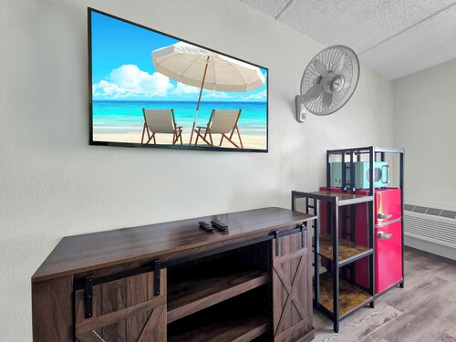 Crystal Palace Resort - Studio Apartment