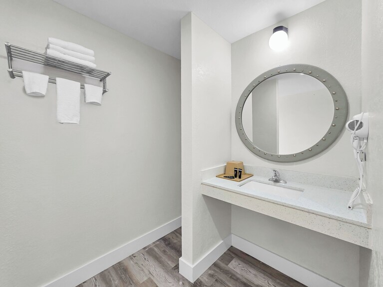 Crystal Palace Resort - Family Suite King - Crystal Beach