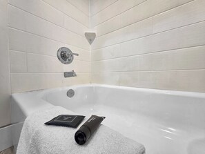 Bathroom - Crystal Palace Resort - Family Suite King (Port Bolivar)