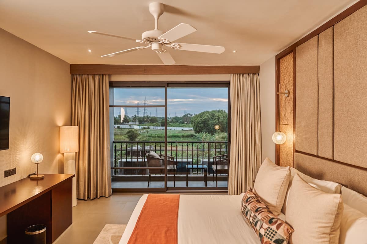 Vasa Studio Room | Egyptian cotton sheets, premium bedding, Select Comfort beds