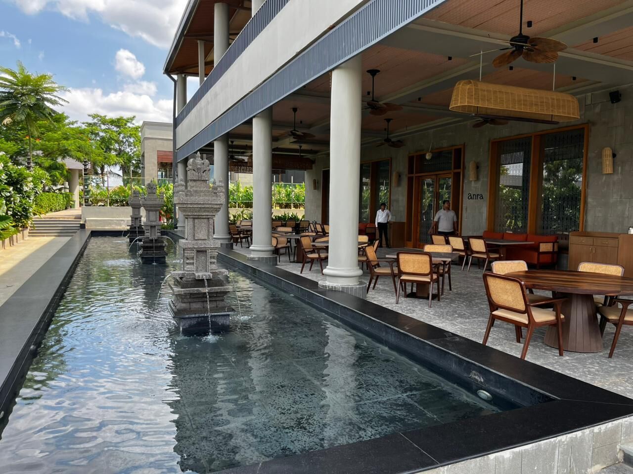 Indoor pool, outdoor pool, open 9:00 AM to 6:00 PM, free pool cabanas
