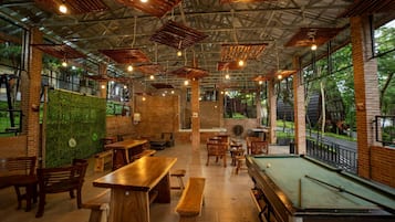 Khu ẩm thực ngoài trời