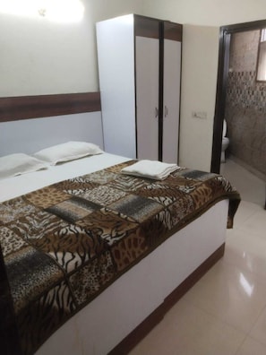 Free WiFi - Chahal Guest House (New Delhi)