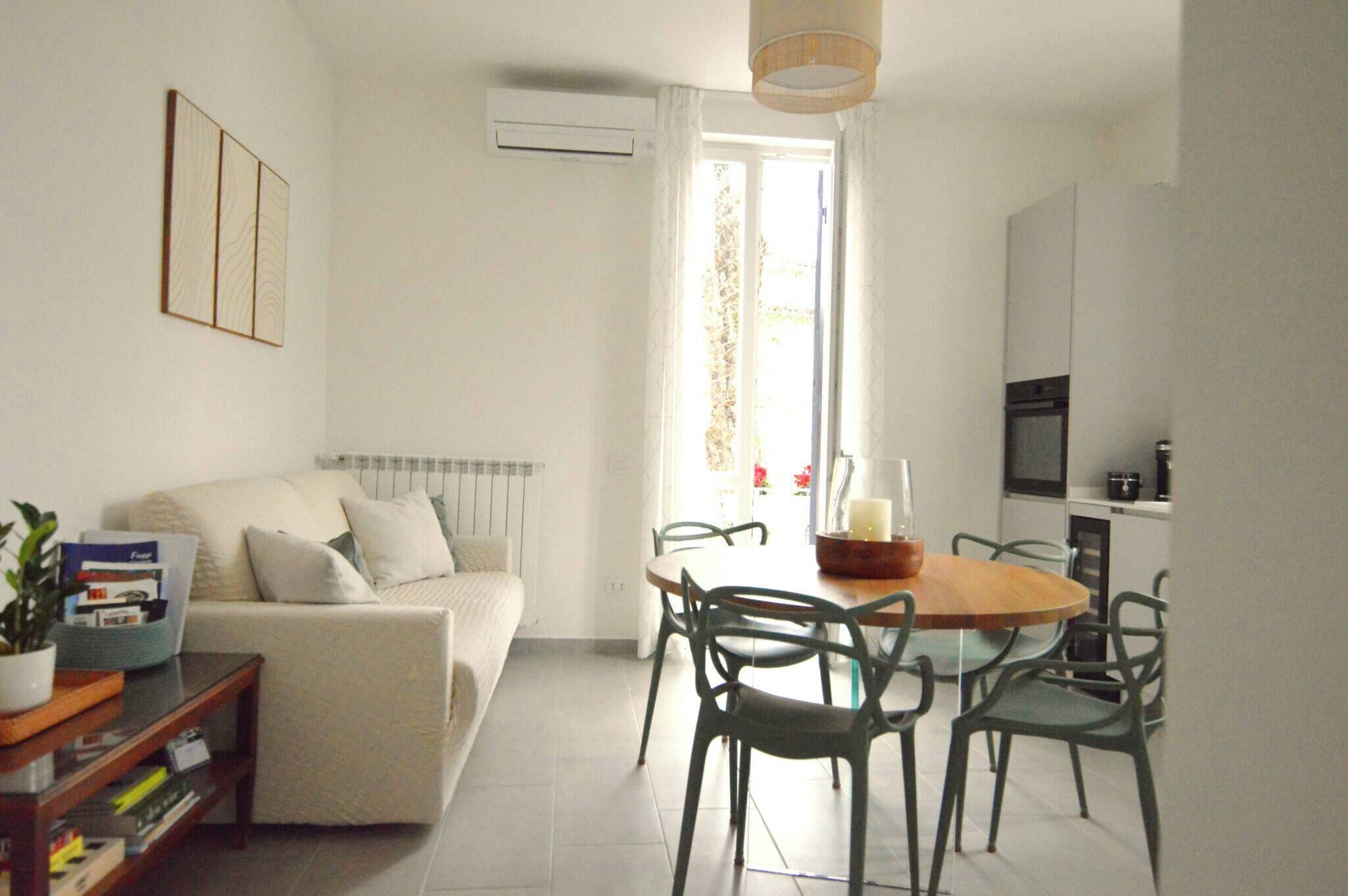 Apartment, 2 Schlafzimmer, Balkon, Stadtblick | Esszimmer