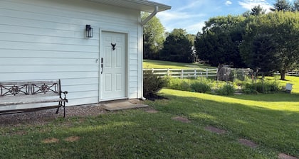 2-bedroom farmhouse in Franklin