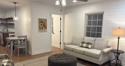 2-bedroom farmhouse in Franklin