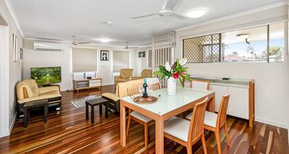 Welcoming 3 BR Townsville Home - Fenced Yard & BBQ