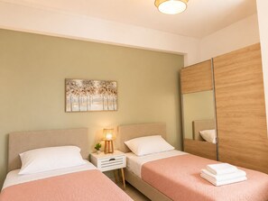 2 bedrooms, iron/ironing board, WiFi, bed sheets - Beachfront Jacuzzi Retreat Seaview Walk Everywhere (Saronida)