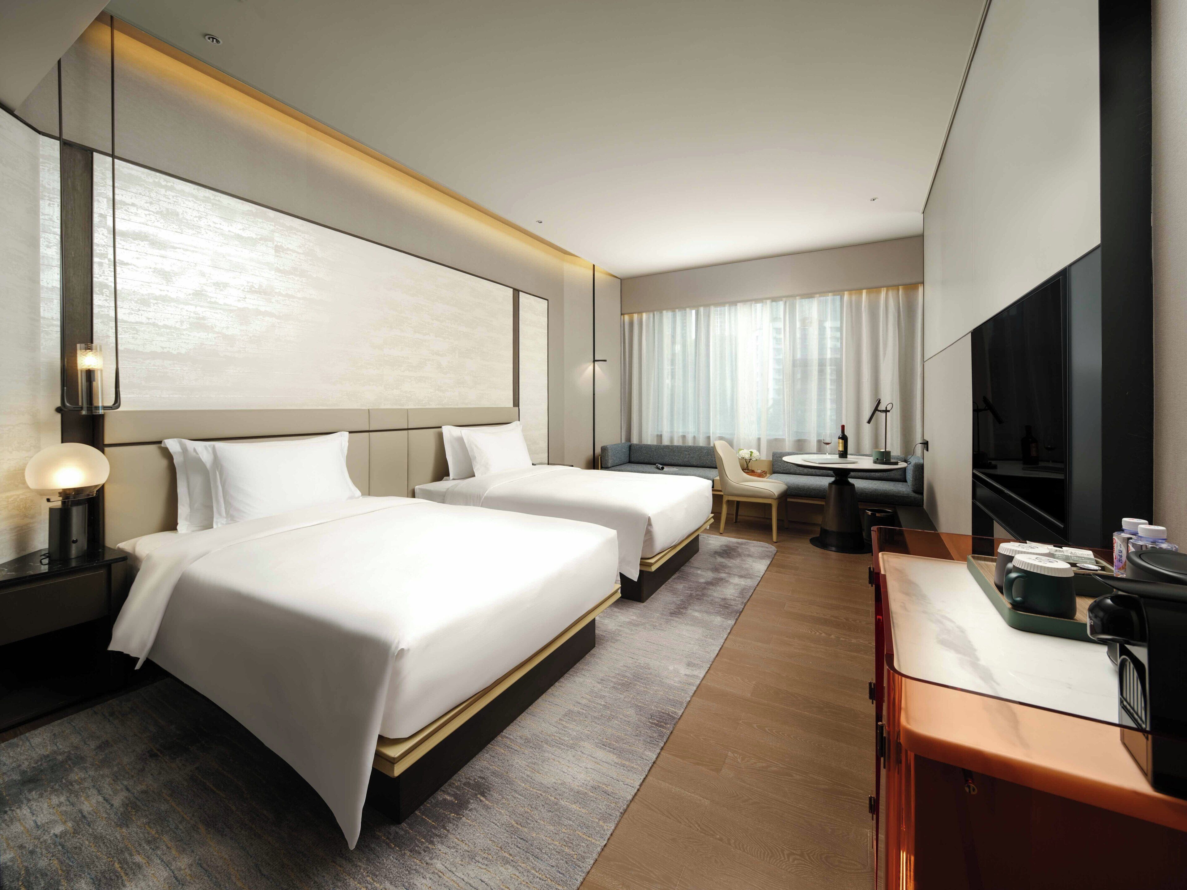 Caja de seguridad en la habitación y escritorio 