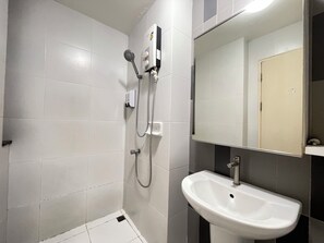 Bathroom - Room117atChangwattana (Nonthaburi)